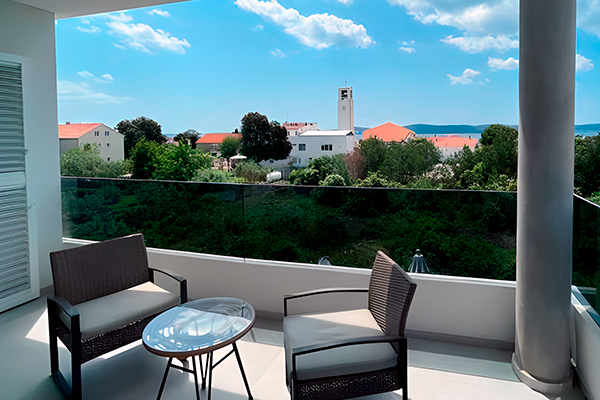 Apartments Balcony right apartment