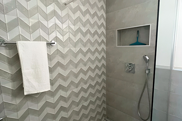 Apartments Bathroom left apartment