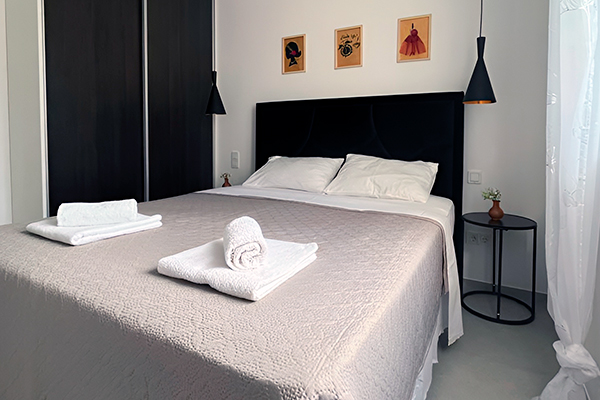 Apartments Bedroom left apartment