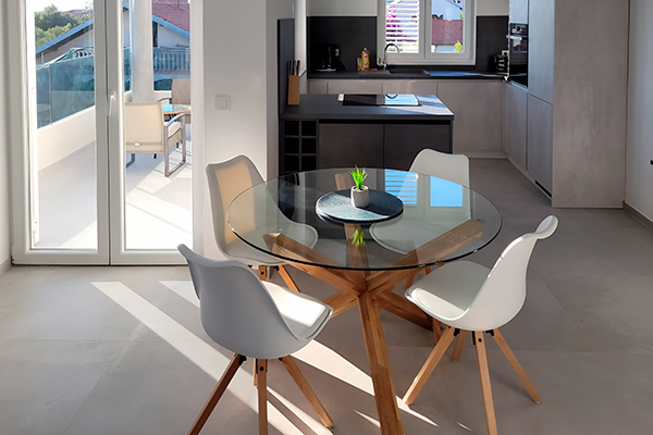 Apartments Table right apartment